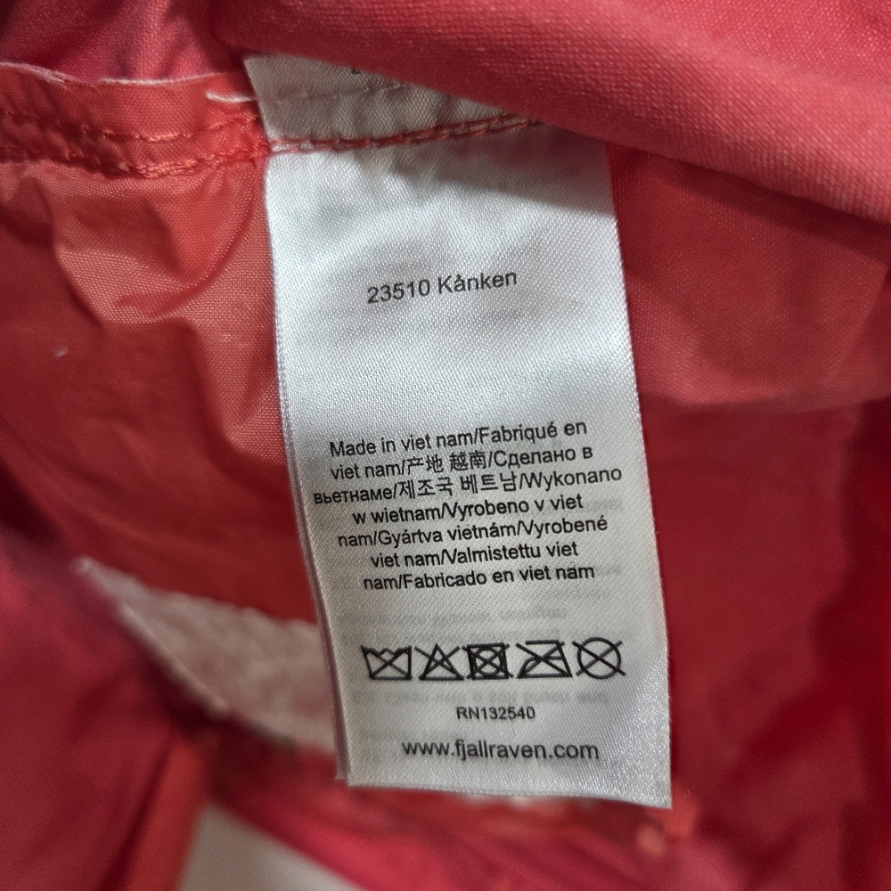 Fjällräven Kånken backpack, Lightweight, Spacious Coral Pink - Picture 8 of 12